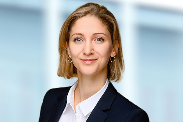Dr. Stefanie Kreutmair